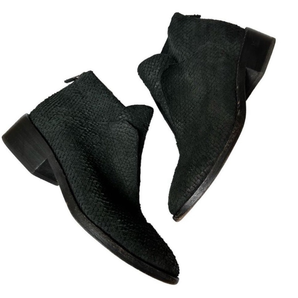 Eileen Fisher Gray Leather Ankle Booties 🥾